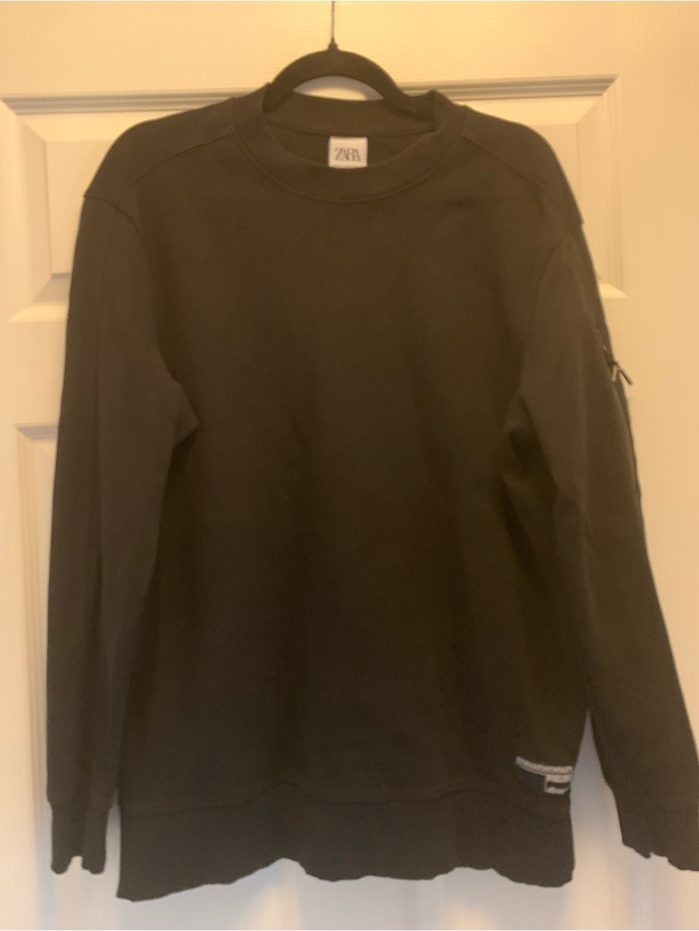 Zara Men’s Black Crewneck Sweatshirt with Sleeve Zip Detail Size Medium